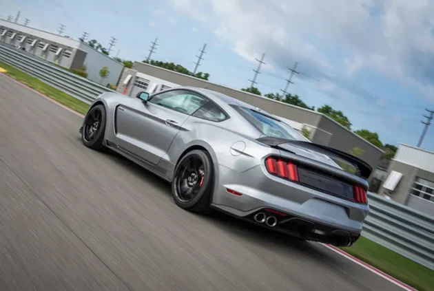 Mustang 2015-2021 GT350 R Style Car Bumper Gloss Black Rear Wing Spoiler - Image 6