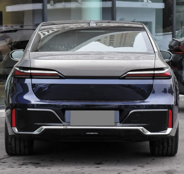 2023 BMW 7 Series Sport upgraded M760 tail pipe Body Parts M-Tech BMW 7 Series Body kit Facelift - Image 3